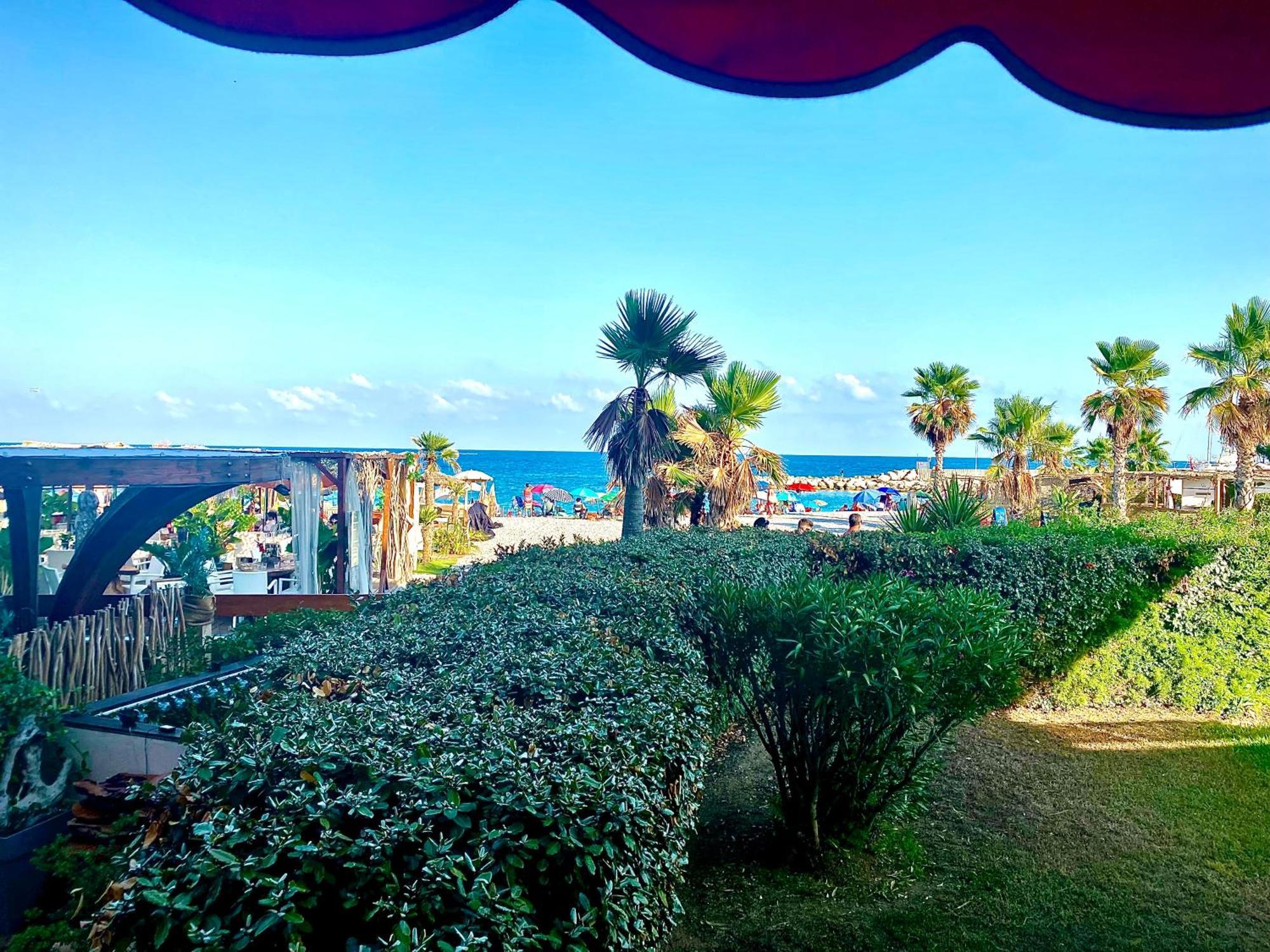 Studio Front De Mer A 10Metres De La Plage Villeneuve-Loubet Exterior photo